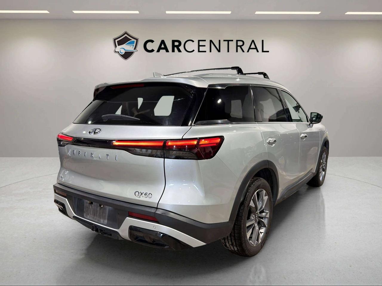2023 Infiniti QX60 LUXE | CLEAN CARFAX | PANO | ADAP CRUISE | STARTER Photo