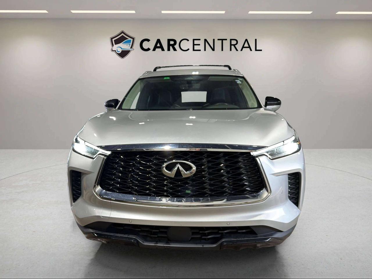 2023 Infiniti QX60 LUXE | CLEAN CARFAX | PANO | ADAP CRUISE | STARTER Photo