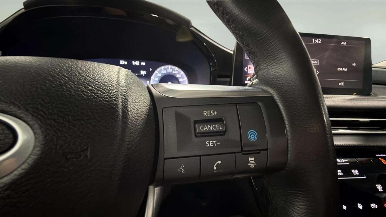 2023 Infiniti QX60 LUXE | CLEAN CARFAX | PANO | ADAP CRUISE | STARTER Photo