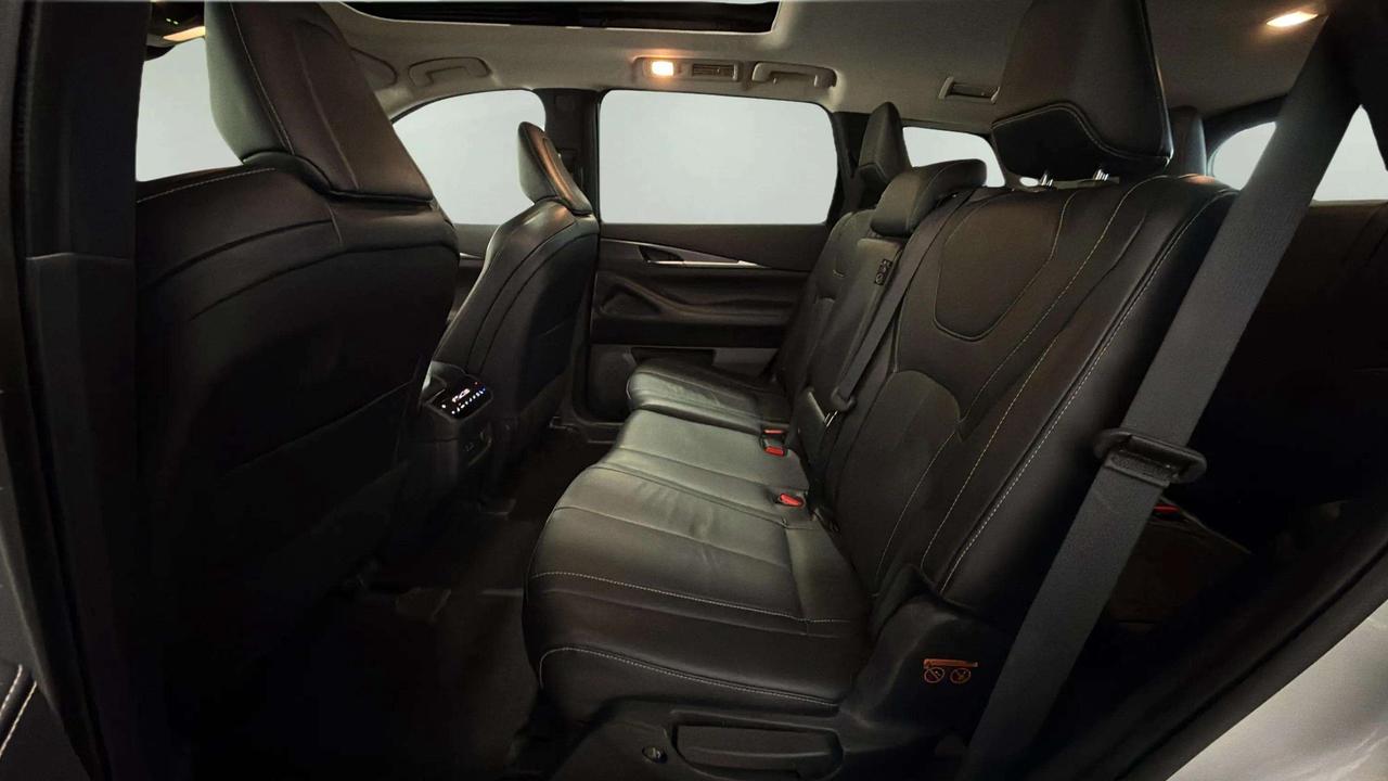 2023 Infiniti QX60 LUXE | CLEAN CARFAX | PANO | ADAP CRUISE | STARTER Photo