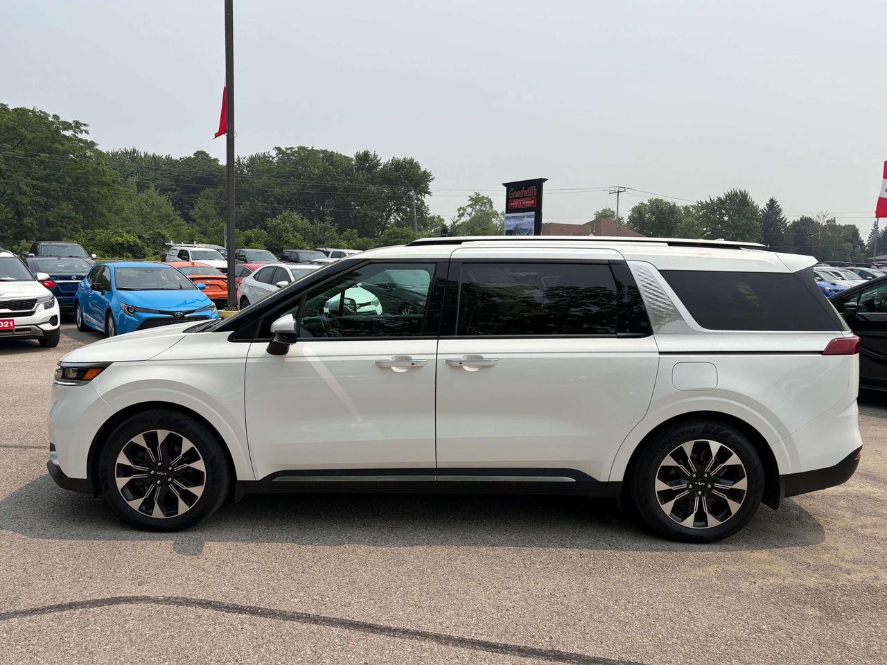 2024 Kia Carnival EX, CLEAN CARFAX, REMOTE START, LEATHER! Photo