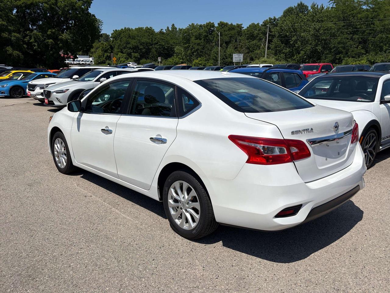 2018 Nissan Sentra SV, HEATED SEATS, BACK UP CAMERA! Photo