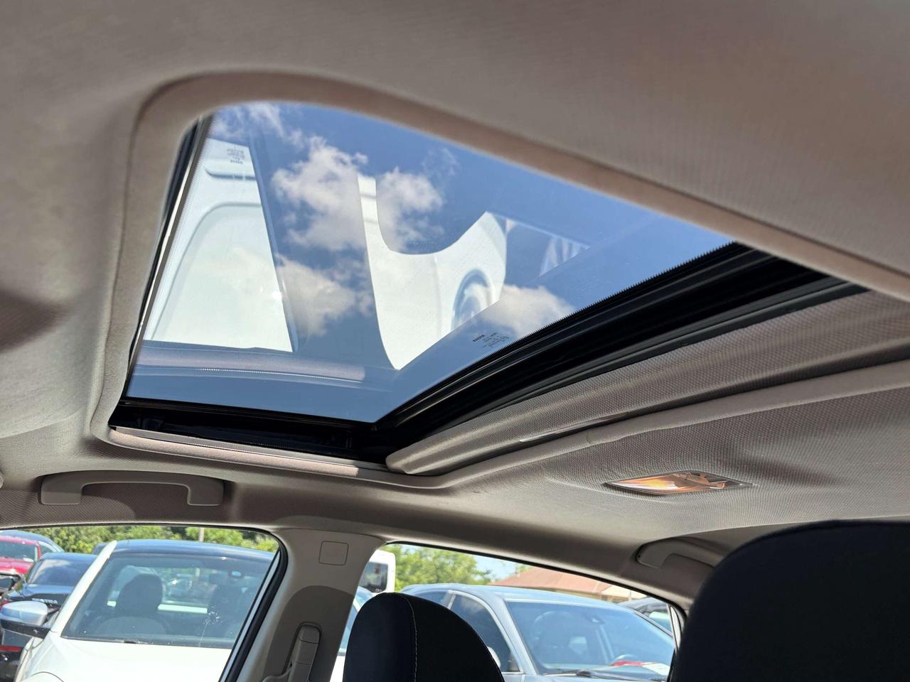 2018 Nissan Sentra SV, HEATED SEATS, BACK UP CAMERA! Photo