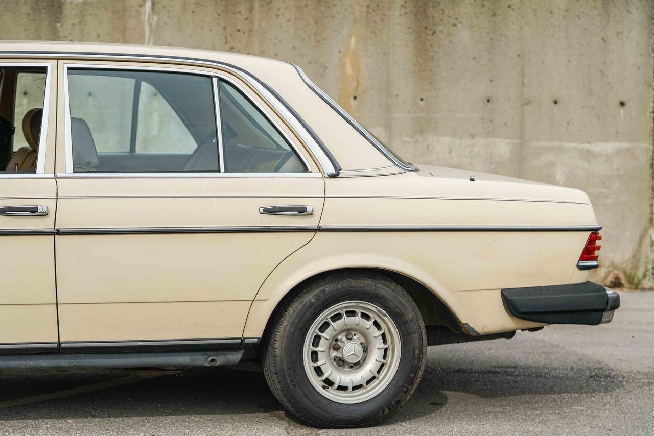 1984 Mercedes-Benz 300-Class 300 D Photo