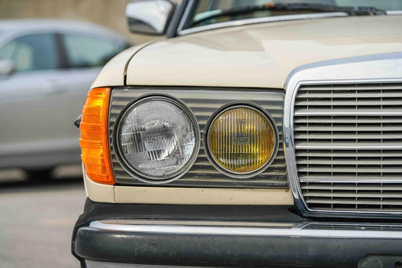 1984 Mercedes-Benz 300-Class 300 D Photo