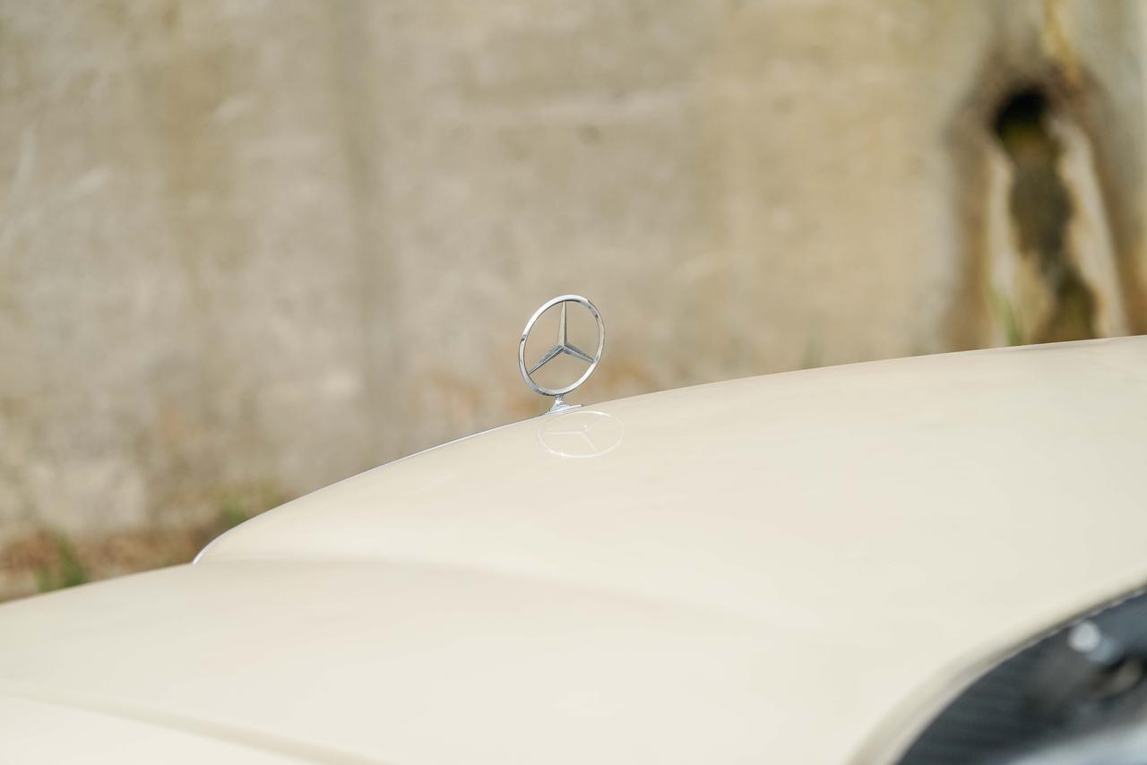 1984 Mercedes-Benz 300-Class 300 D Photo