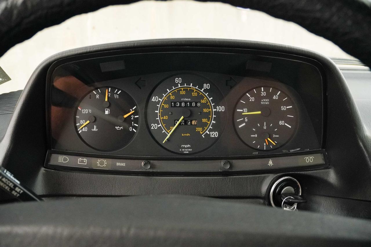 1984 Mercedes-Benz 300-Class 300 D Photo