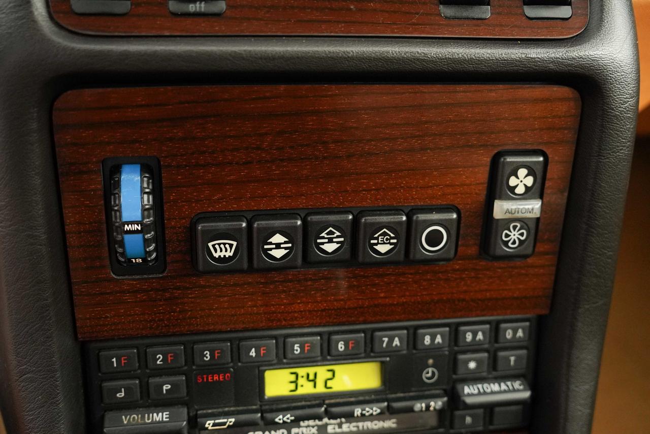 1984 Mercedes-Benz 300-Class 300 D Photo