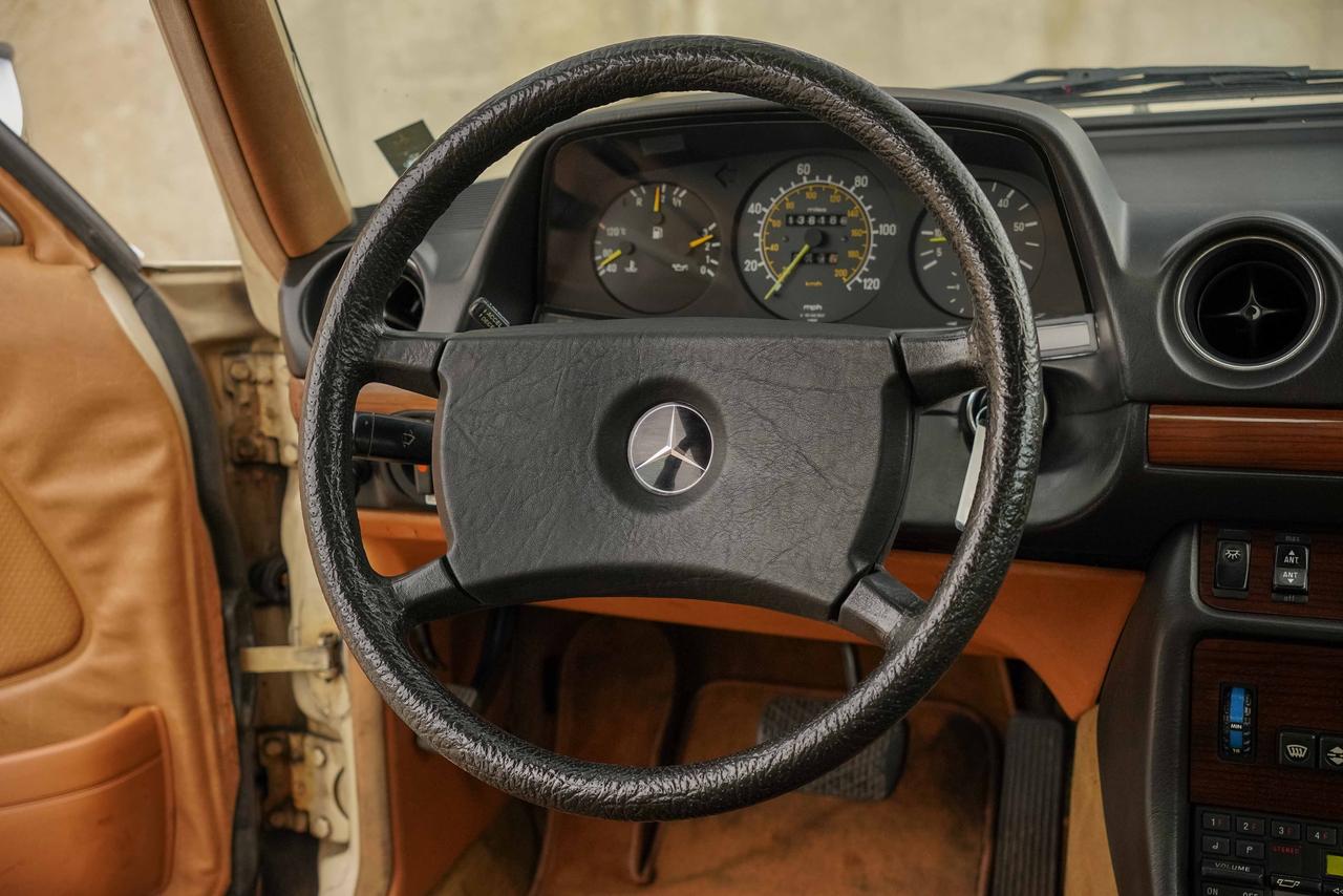 1984 Mercedes-Benz 300-Class 300 D Photo