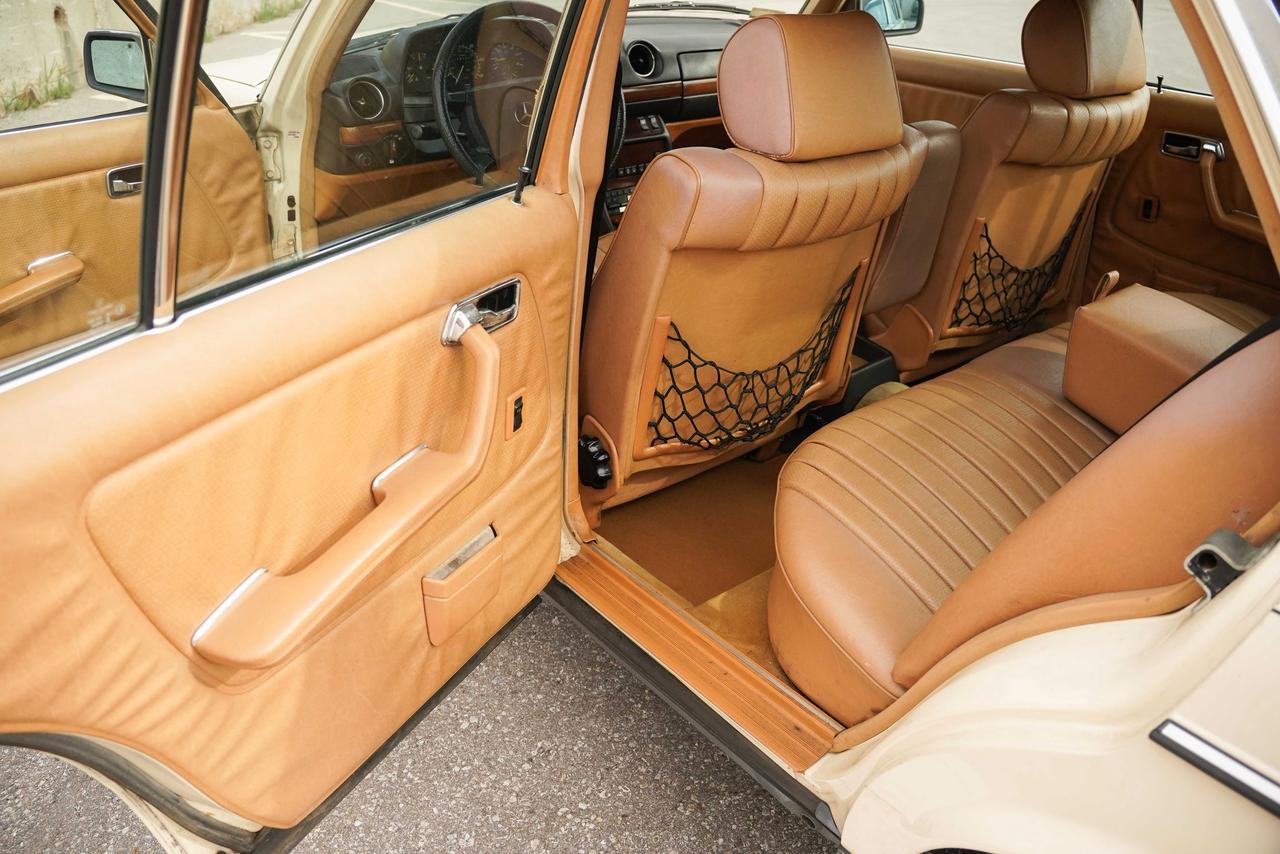 1984 Mercedes-Benz 300-Class 300 D Photo