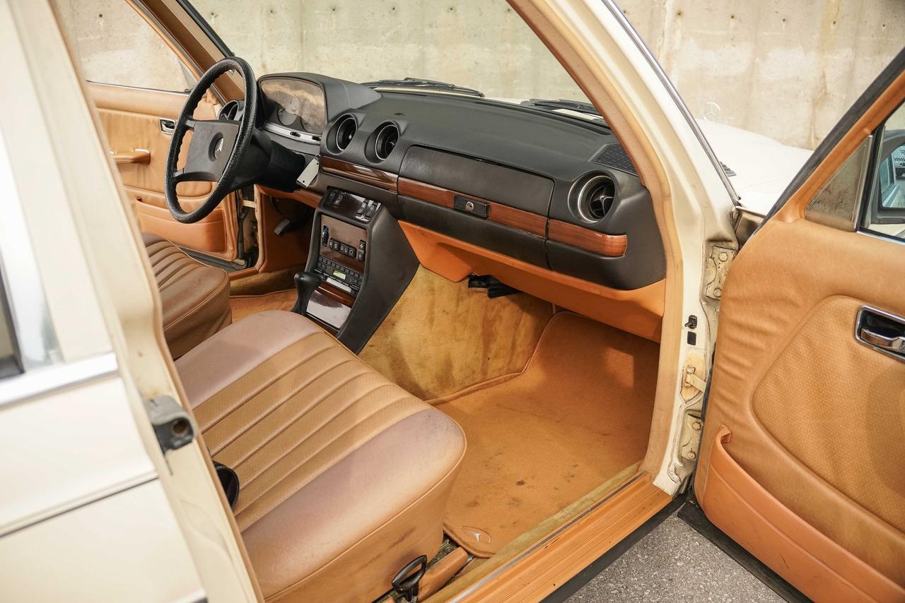 1984 Mercedes-Benz 300-Class 300 D Photo