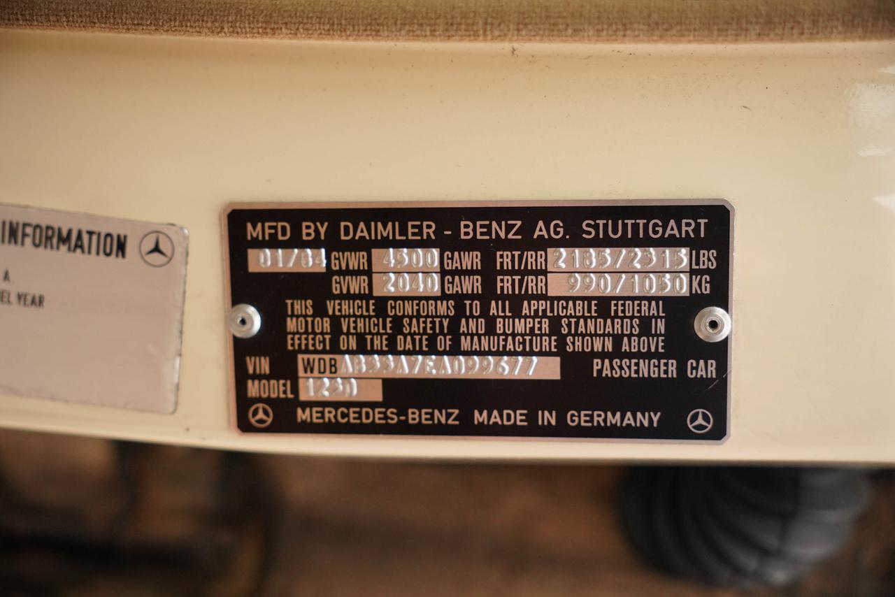 1984 Mercedes-Benz 300-Class 300 D Photo