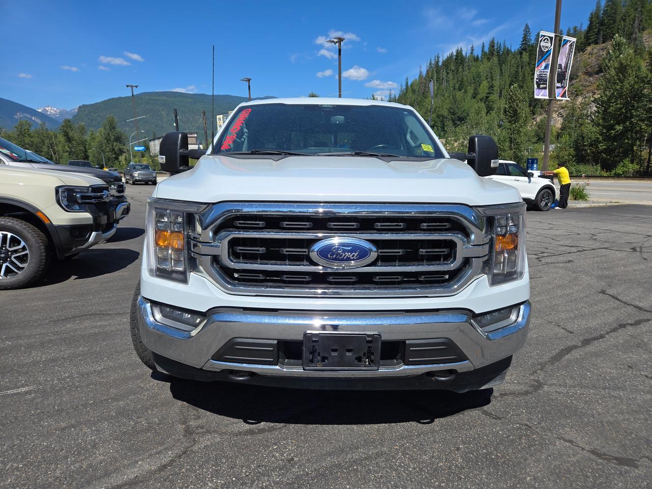 2022 Ford F-150 XLT Photo3