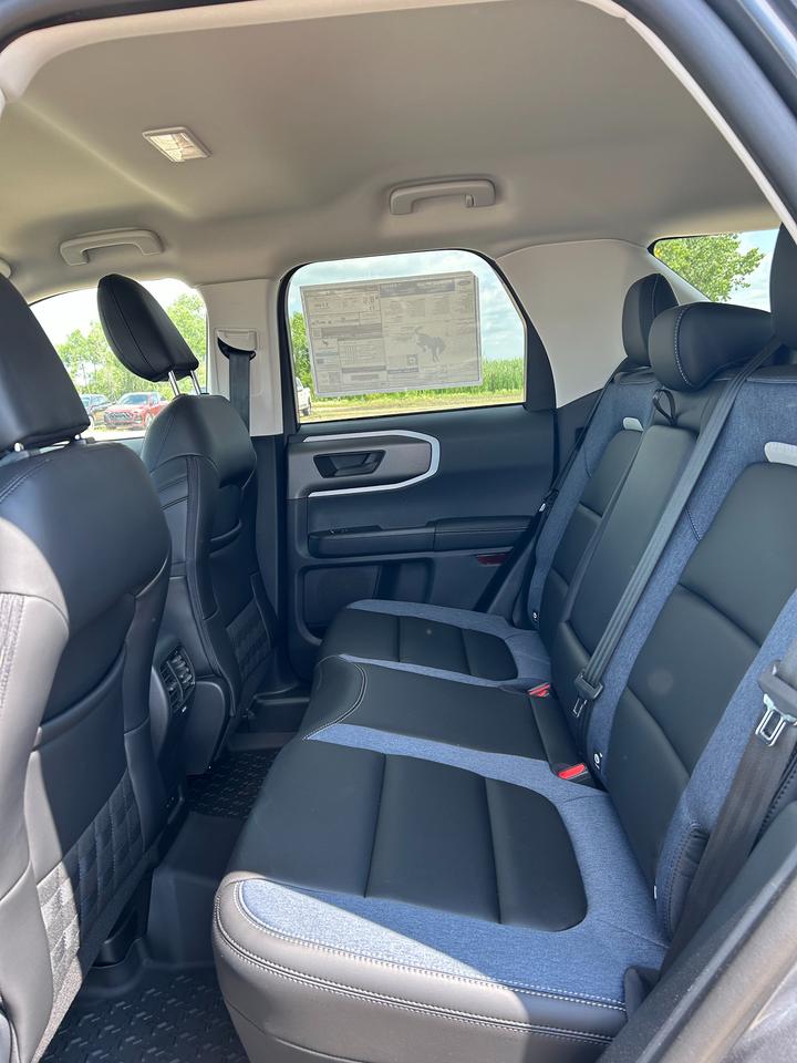 2026 Ford Bronco Sport OUTER BANKS 4x4 300A Photo5