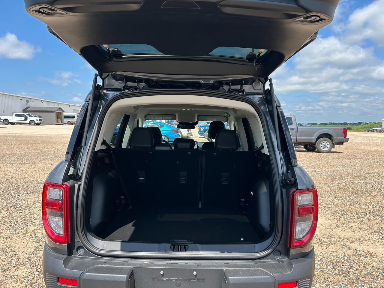 2026 Ford Bronco Sport OUTER BANKS 4x4 300A Photo5