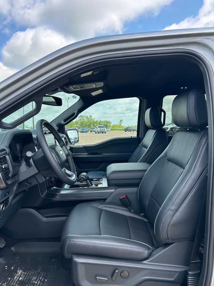 2026 Ford F-150 LARIAT 4WD SuperCrew 5.5' Box 501A Photo5