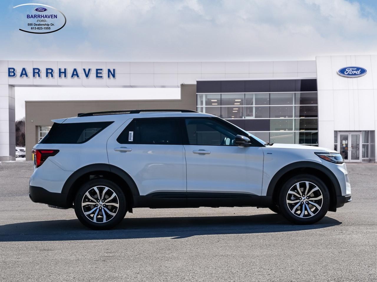 2026 Ford Explorer ST-Line Photo1