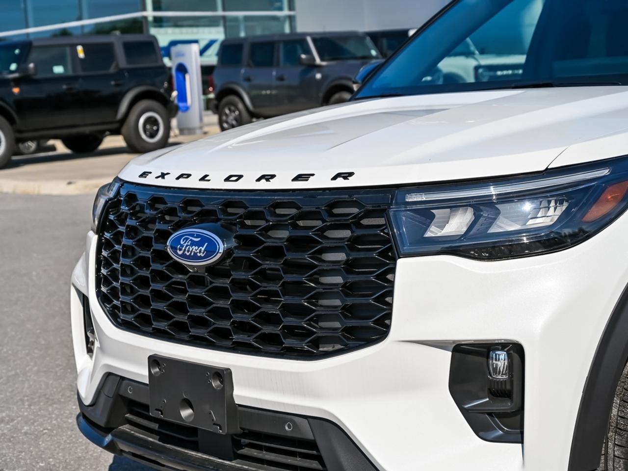2026 Ford Explorer ST-Line Photo