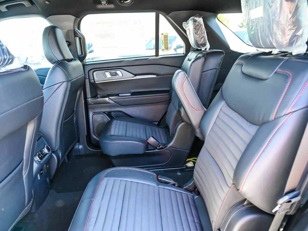 2026 Ford Explorer ST-Line Photo