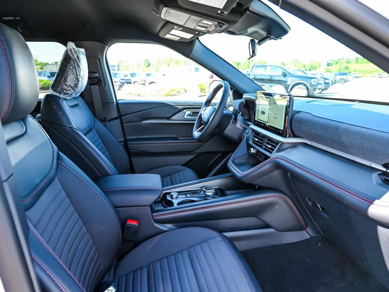 2026 Ford Explorer ST-Line Photo