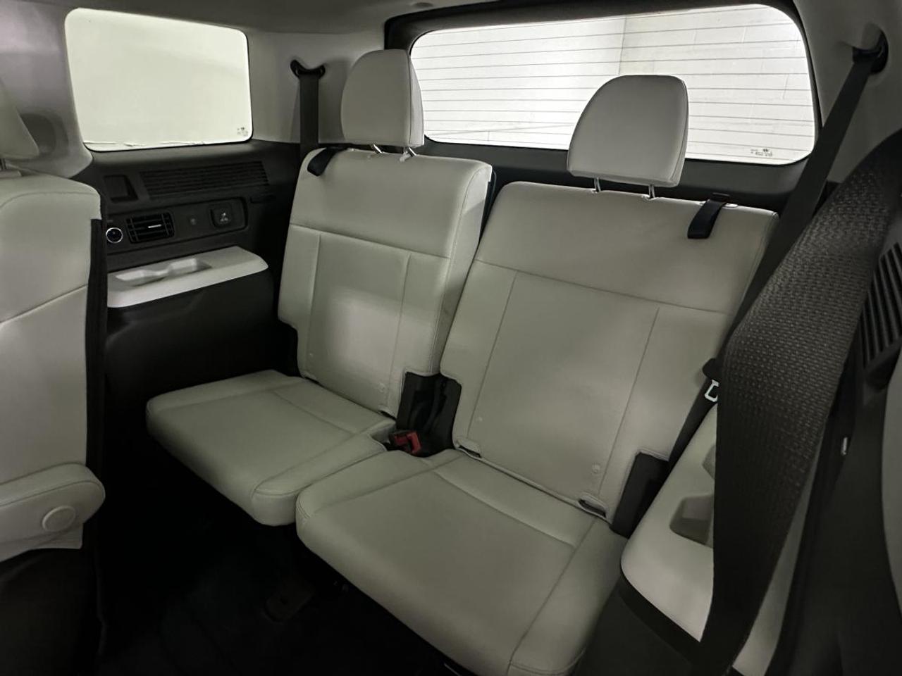 2025 Hyundai Santa Fe ULTIMATE CALLIGRAPHY AWD Photo