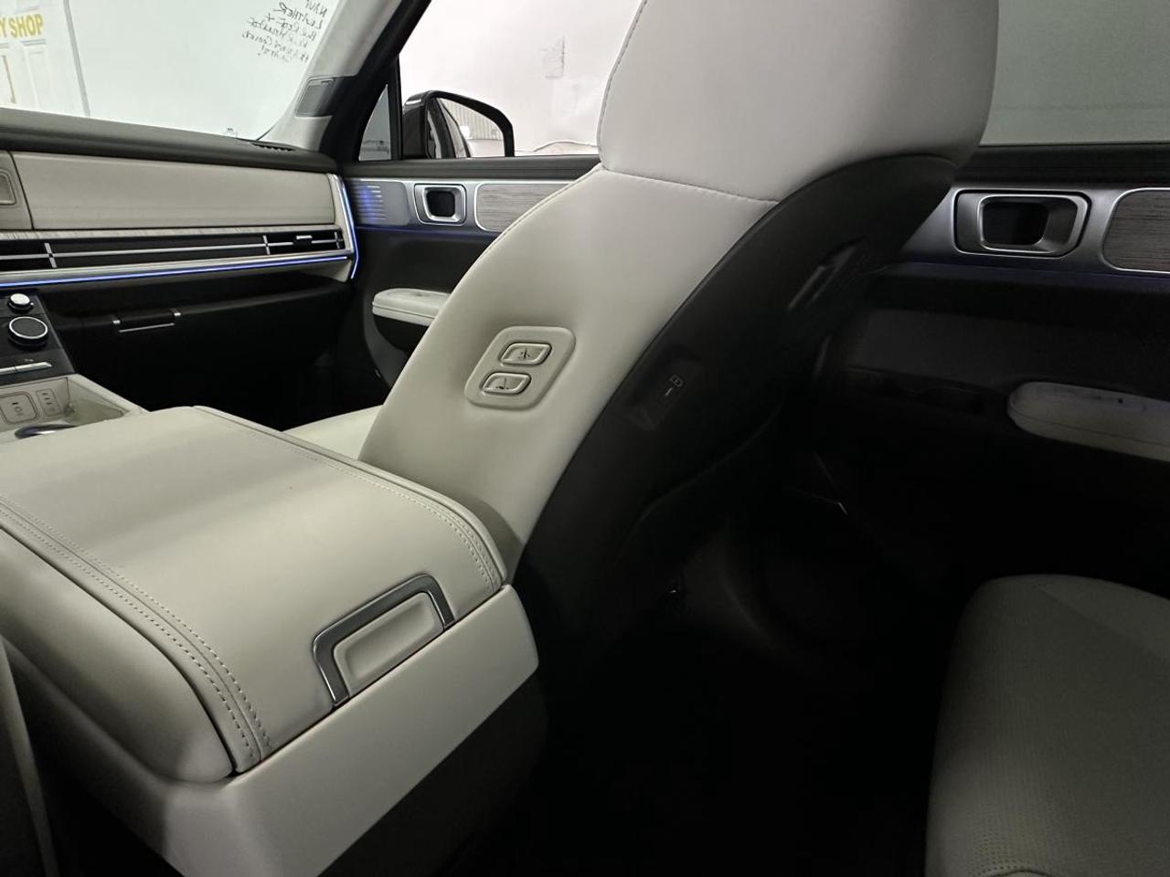 2025 Hyundai Santa Fe ULTIMATE CALLIGRAPHY AWD Photo