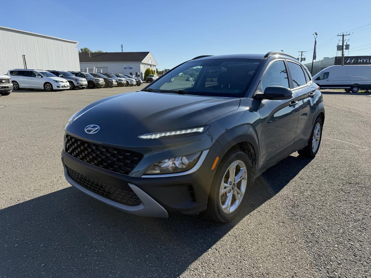 2022 Hyundai KONA SEL/SE Photo1