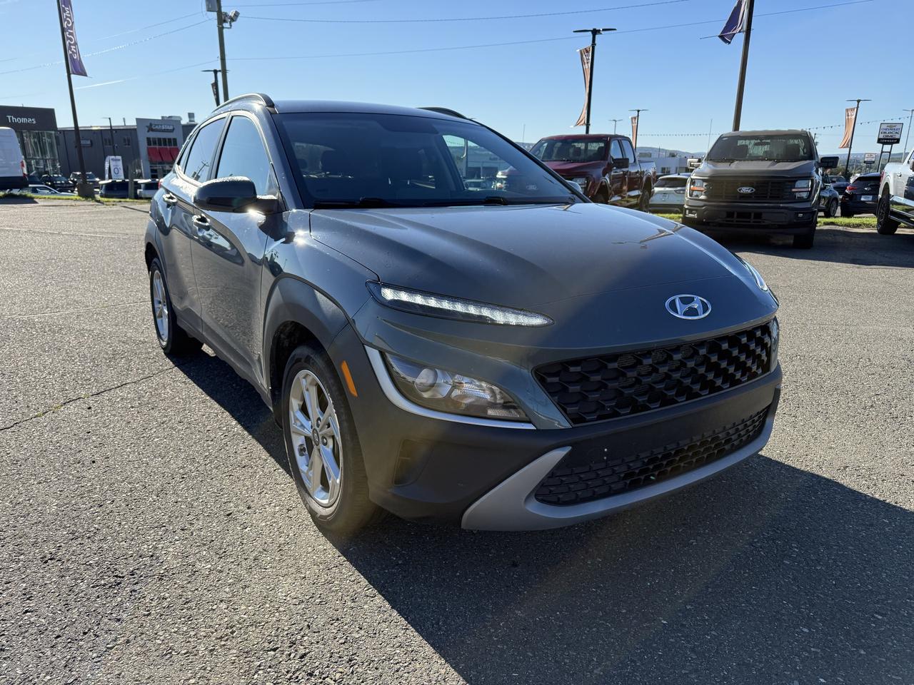 2022 Hyundai KONA SEL/SE Photo0