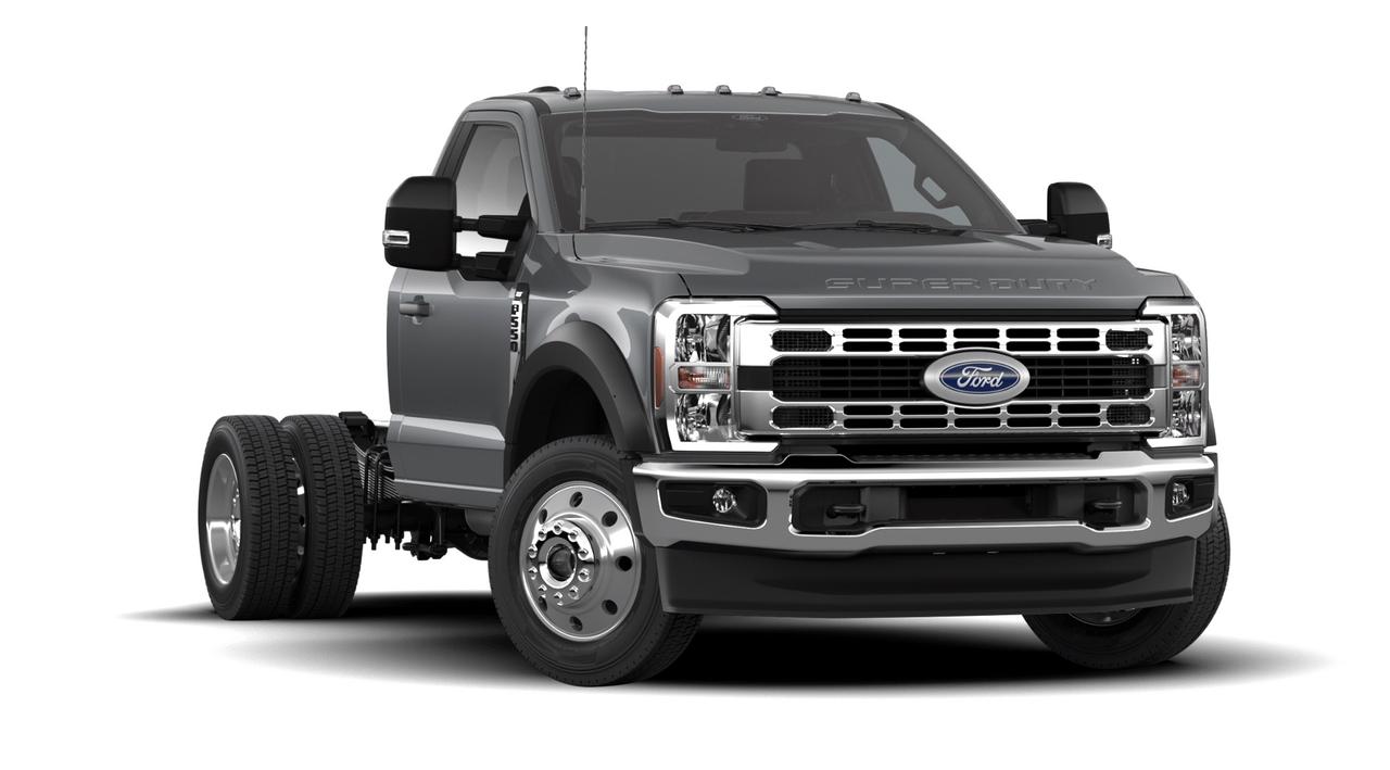 2026 Ford F-550 Super Duty DRW XLT 4WD REG CAB 169" WB 84" CA Photo3