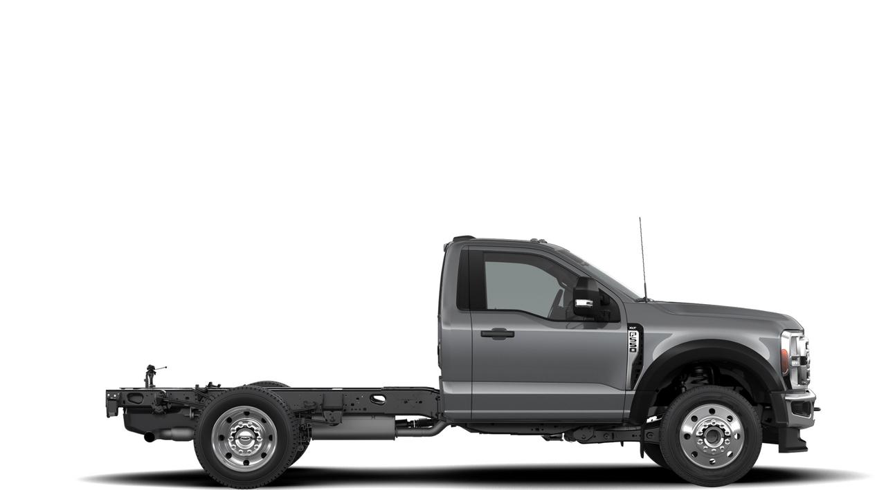 2026 Ford F-550 Super Duty DRW XLT 4WD REG CAB 169" WB 84" CA Photo4