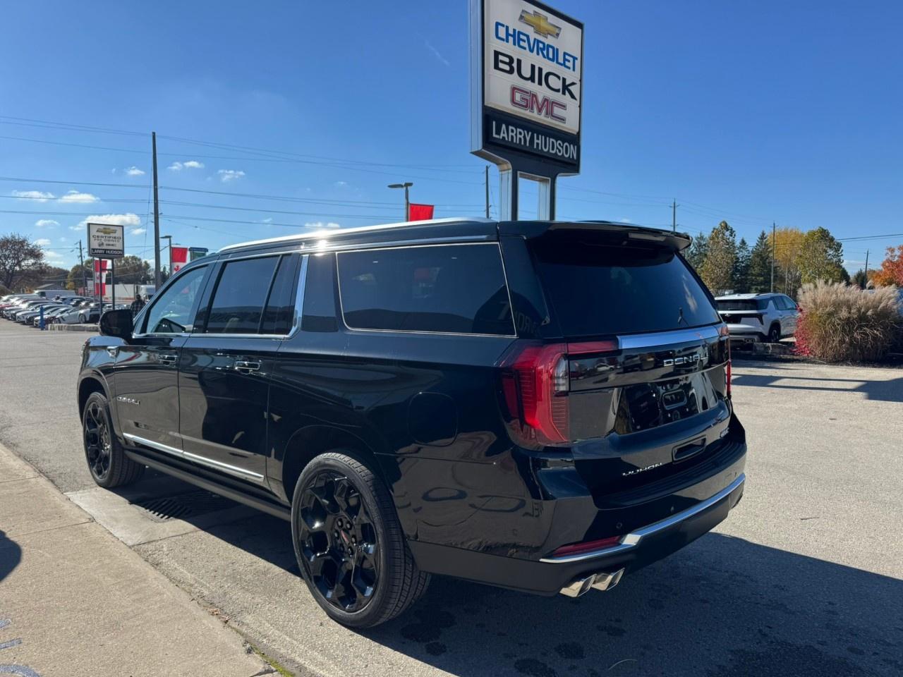 2026 Chevrolet Suburban 4WD 4dr High Country Photo