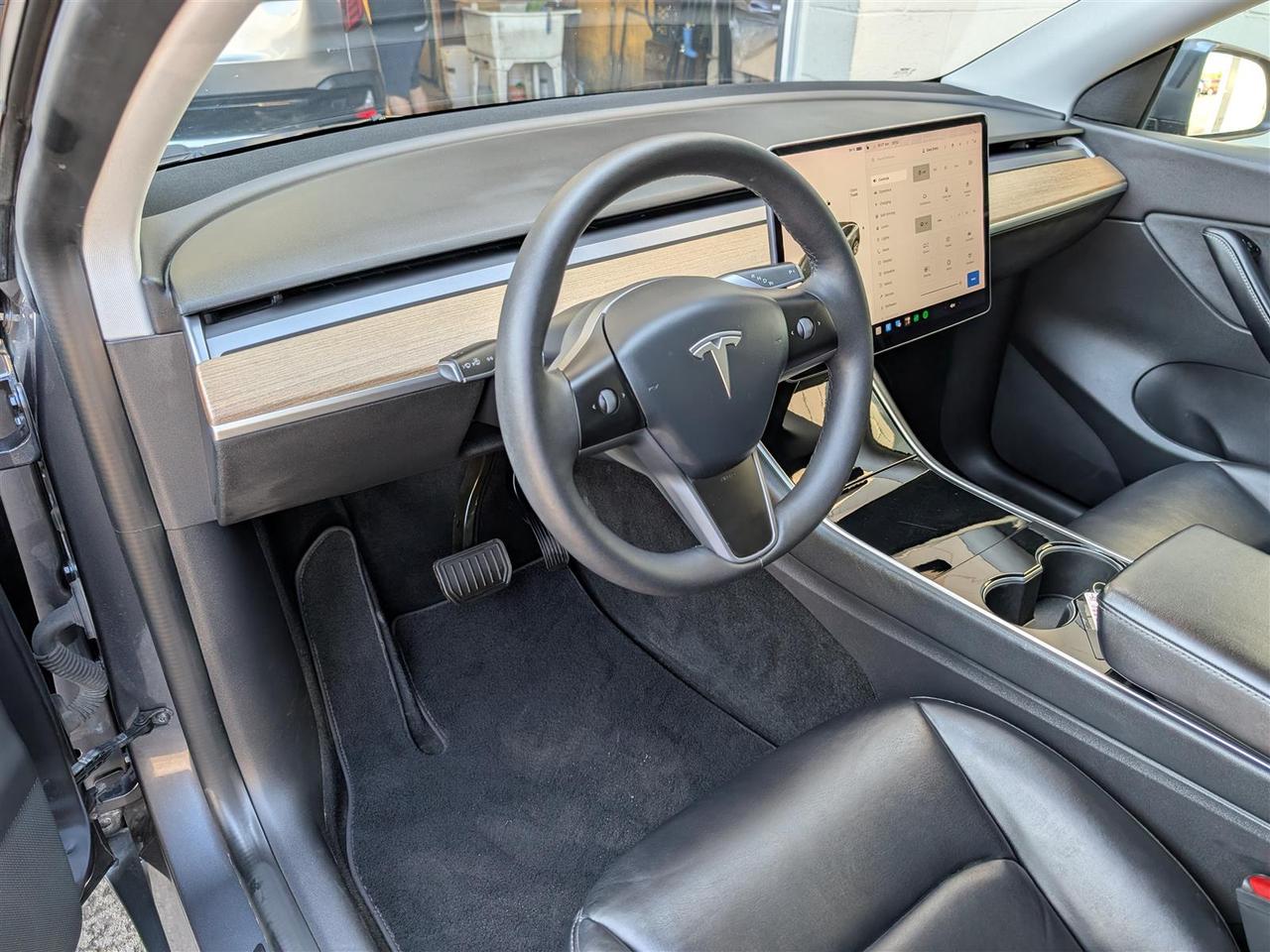 2021 Tesla Model Y STANDARD Photo