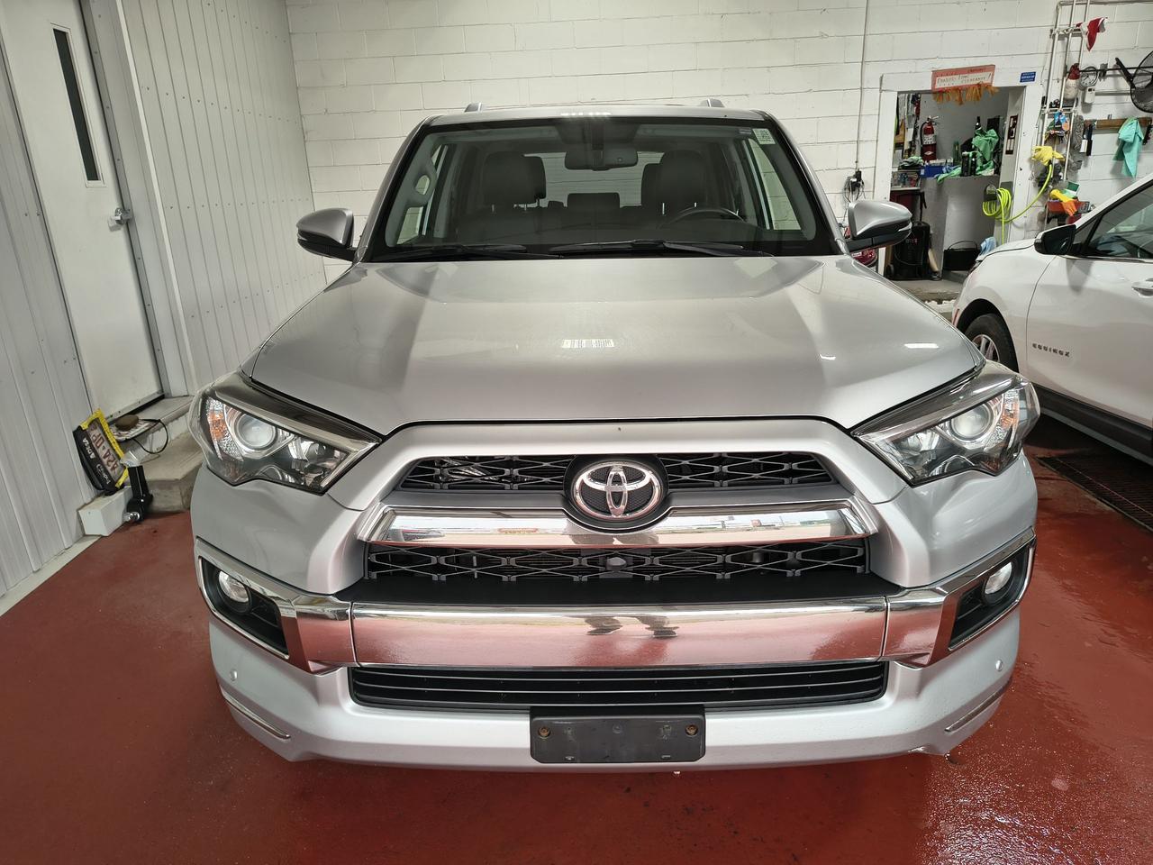 2018 Toyota 4Runner Limited Photo0