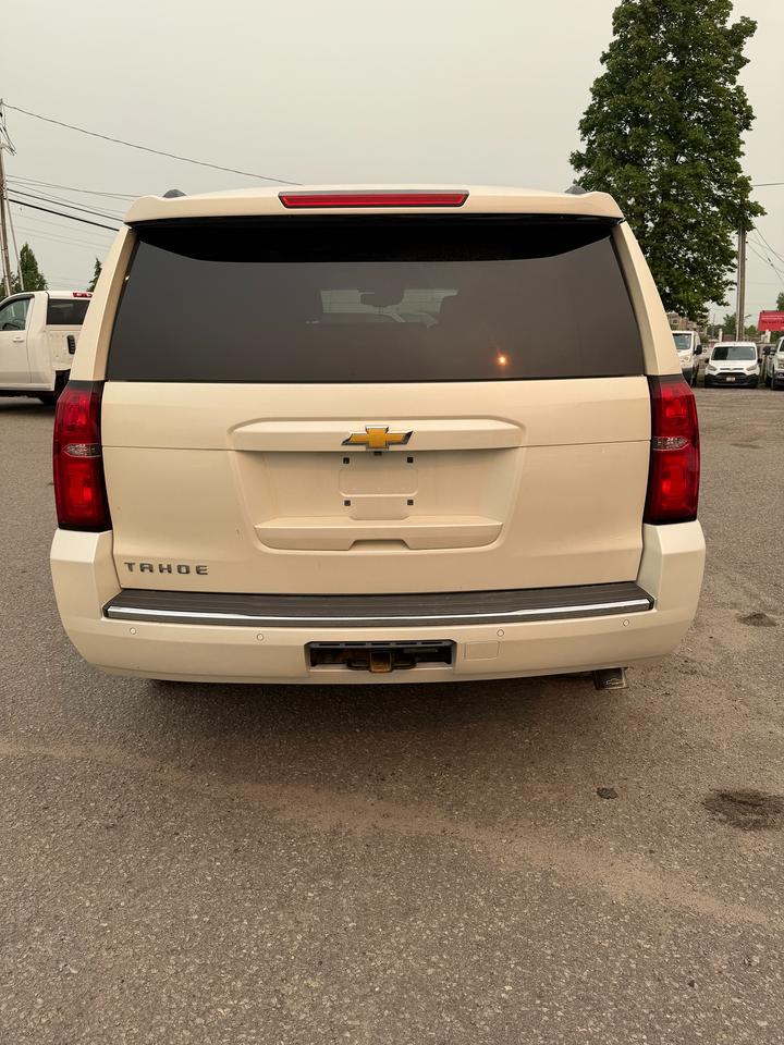 2015 Chevrolet Tahoe LTZ Photo3