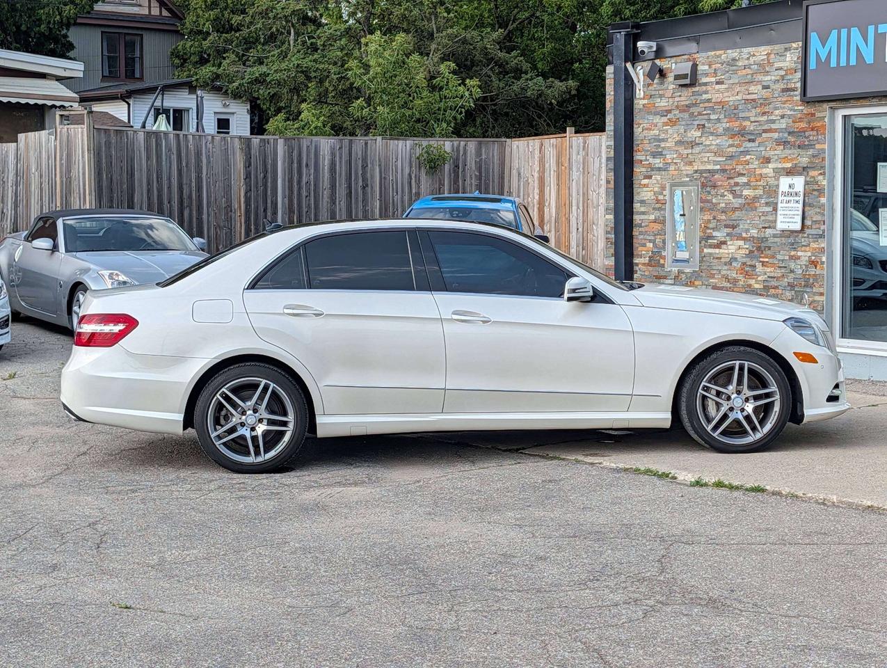 2012 Mercedes-Benz E-Class Clean CarFax   20 Service Records   High Optioned Photo