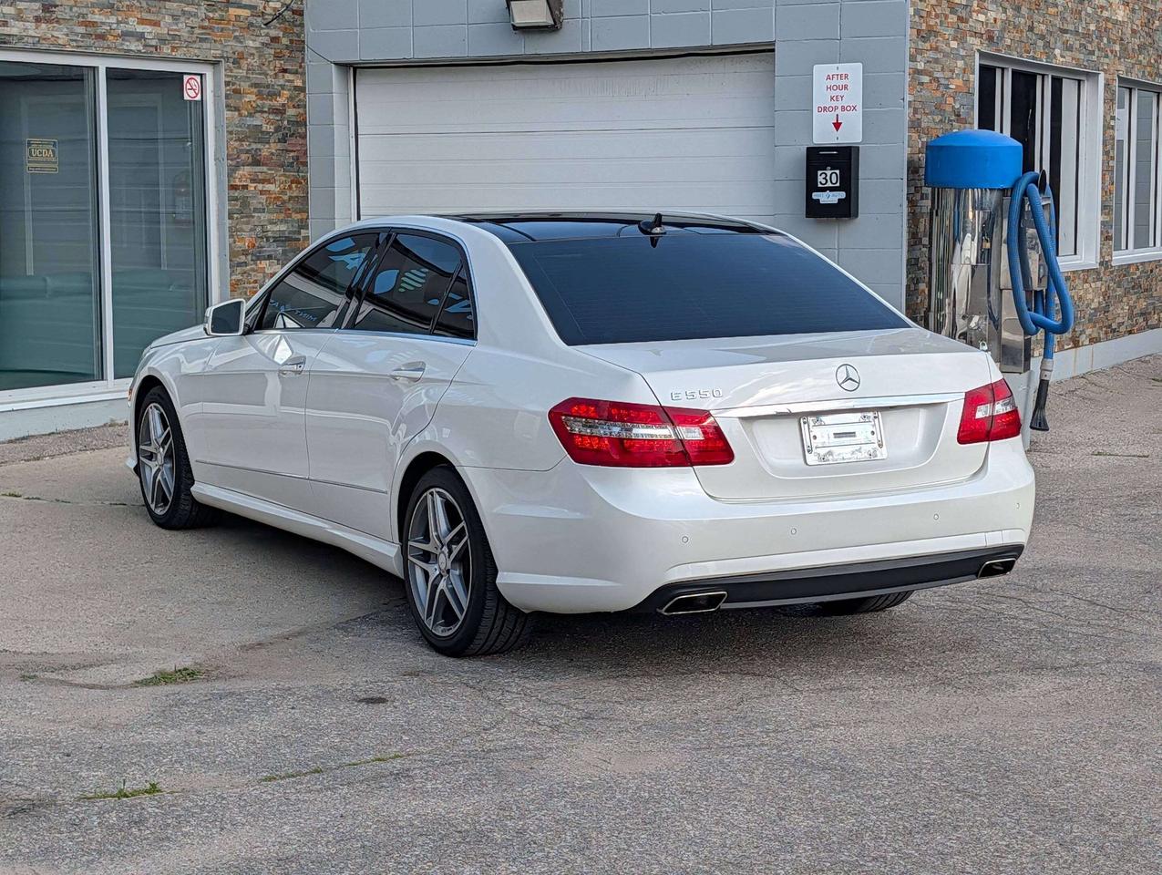 2012 Mercedes-Benz E-Class Clean CarFax   20 Service Records   High Optioned Photo