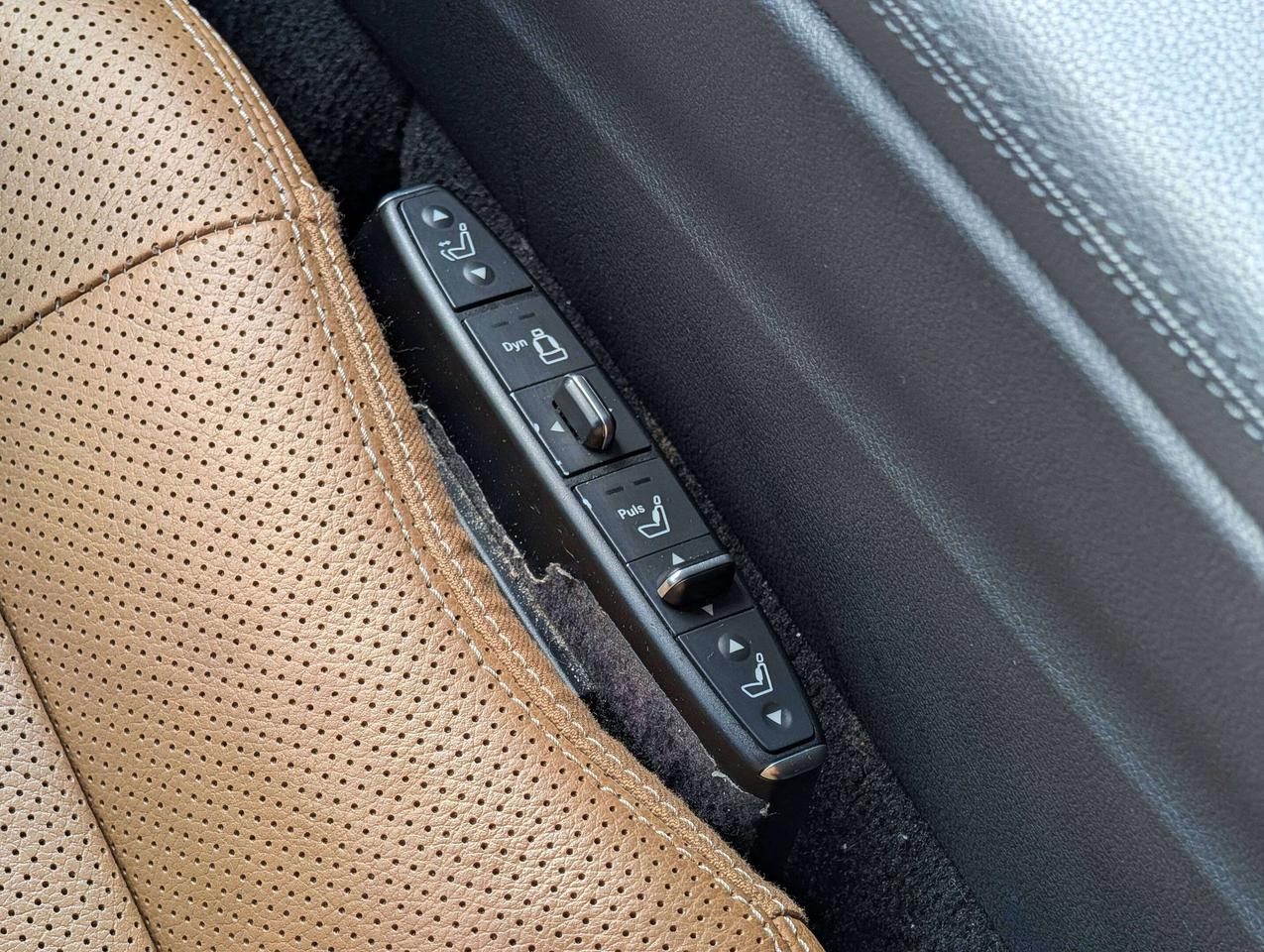 2012 Mercedes-Benz E-Class Clean CarFax   20 Service Records   High Optioned Photo