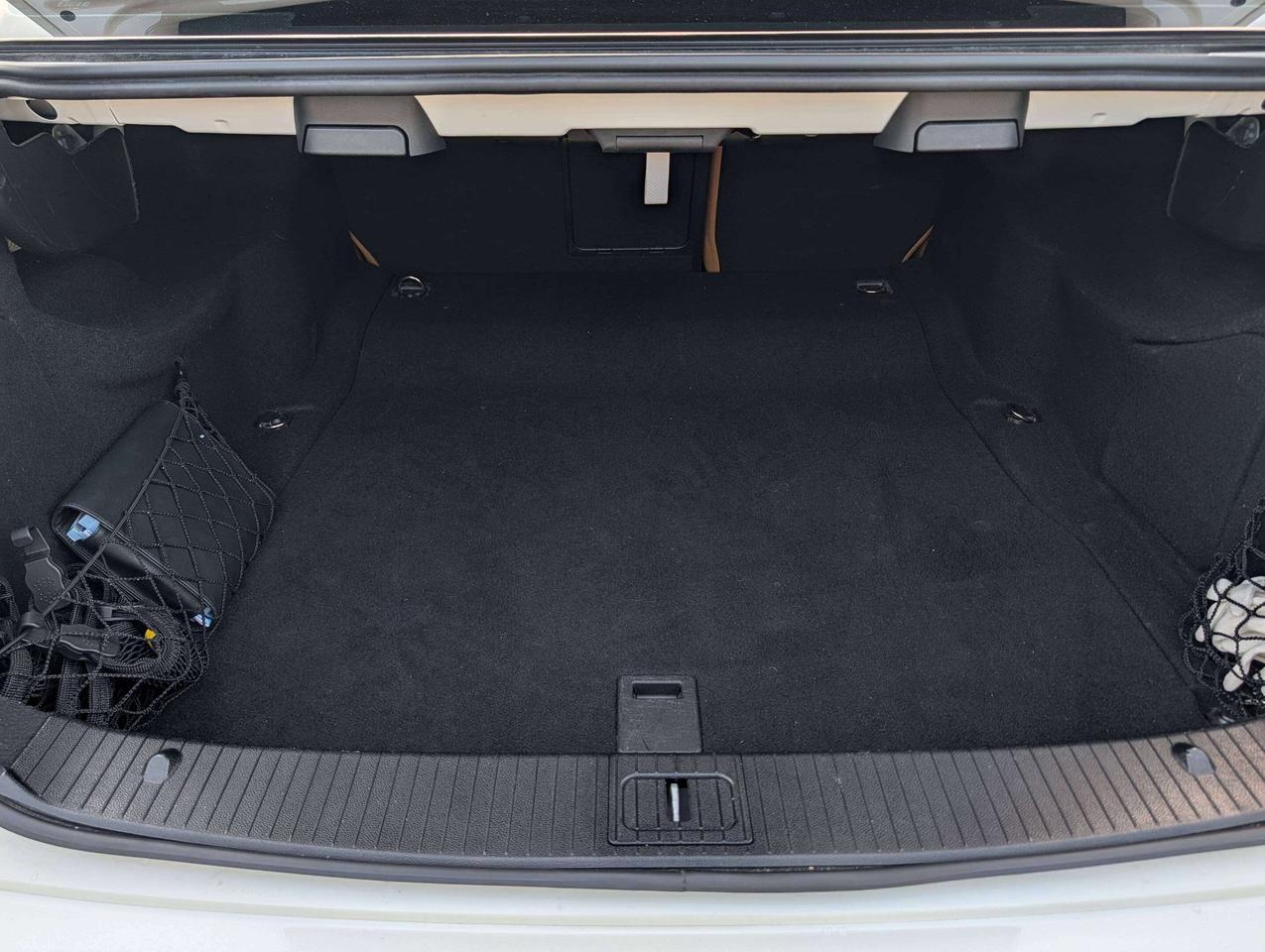 2012 Mercedes-Benz E-Class Clean CarFax   20 Service Records   High Optioned Photo