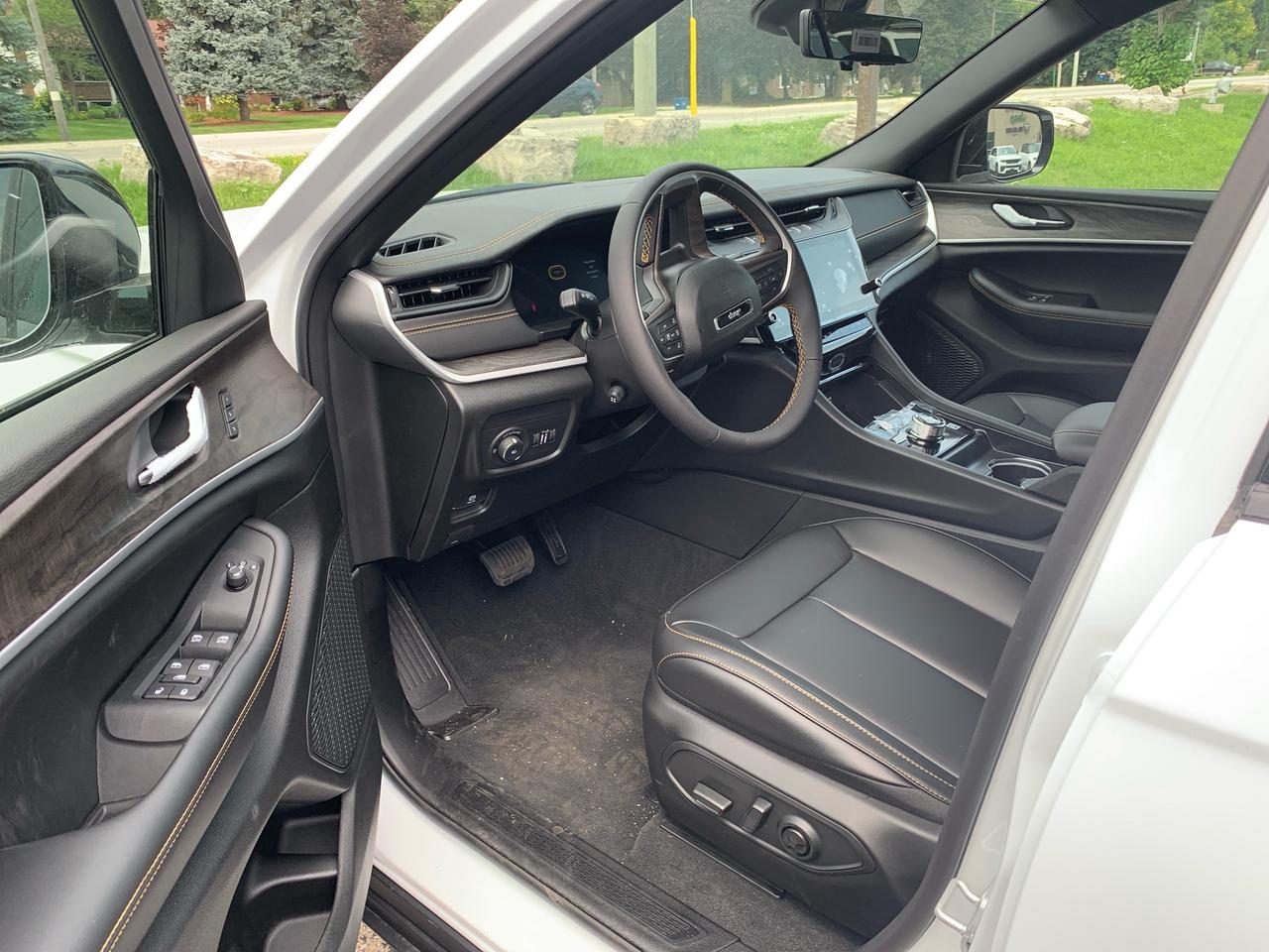 2026 Jeep Grand Cherokee L Base 4dr 4x4 Photo