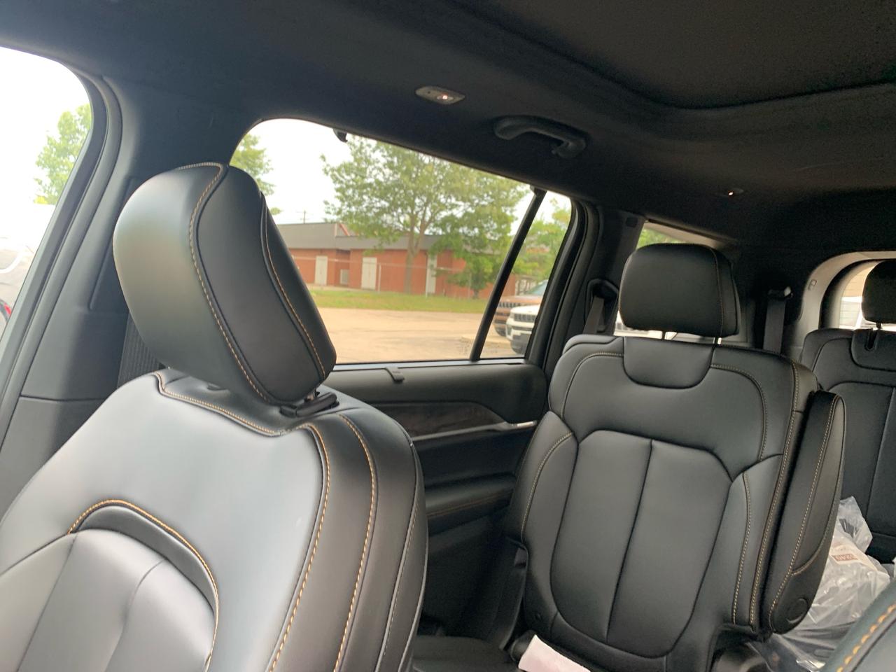2026 Jeep Grand Cherokee L Base 4dr 4x4 Photo