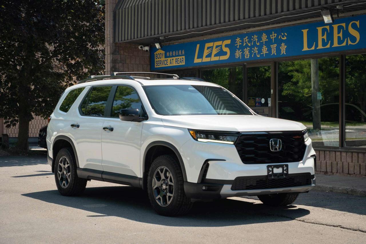 2025 Honda Pilot TrailSport AWD Photo0