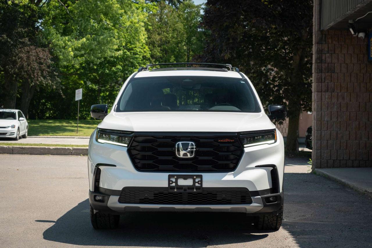 2025 Honda Pilot TrailSport AWD Photo5