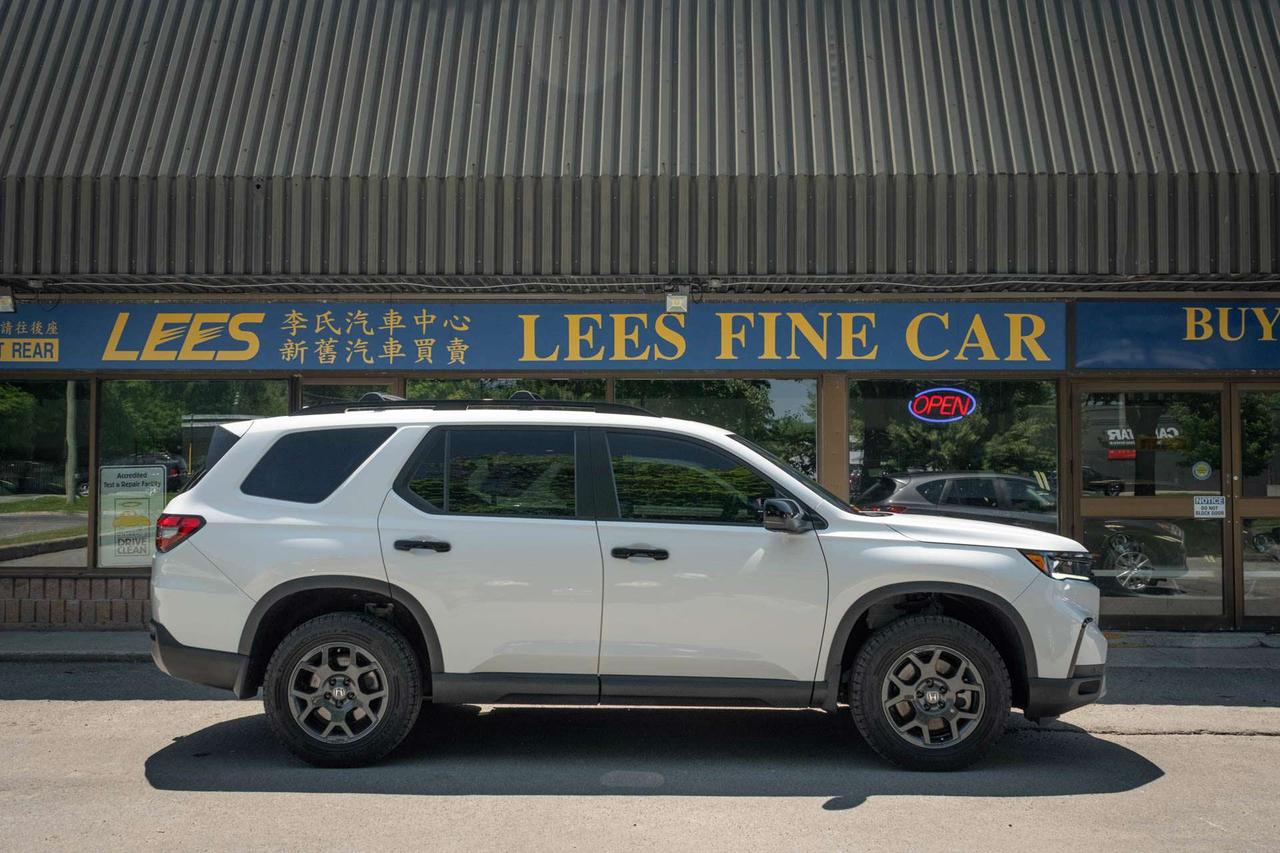 2025 Honda Pilot TrailSport AWD Photo