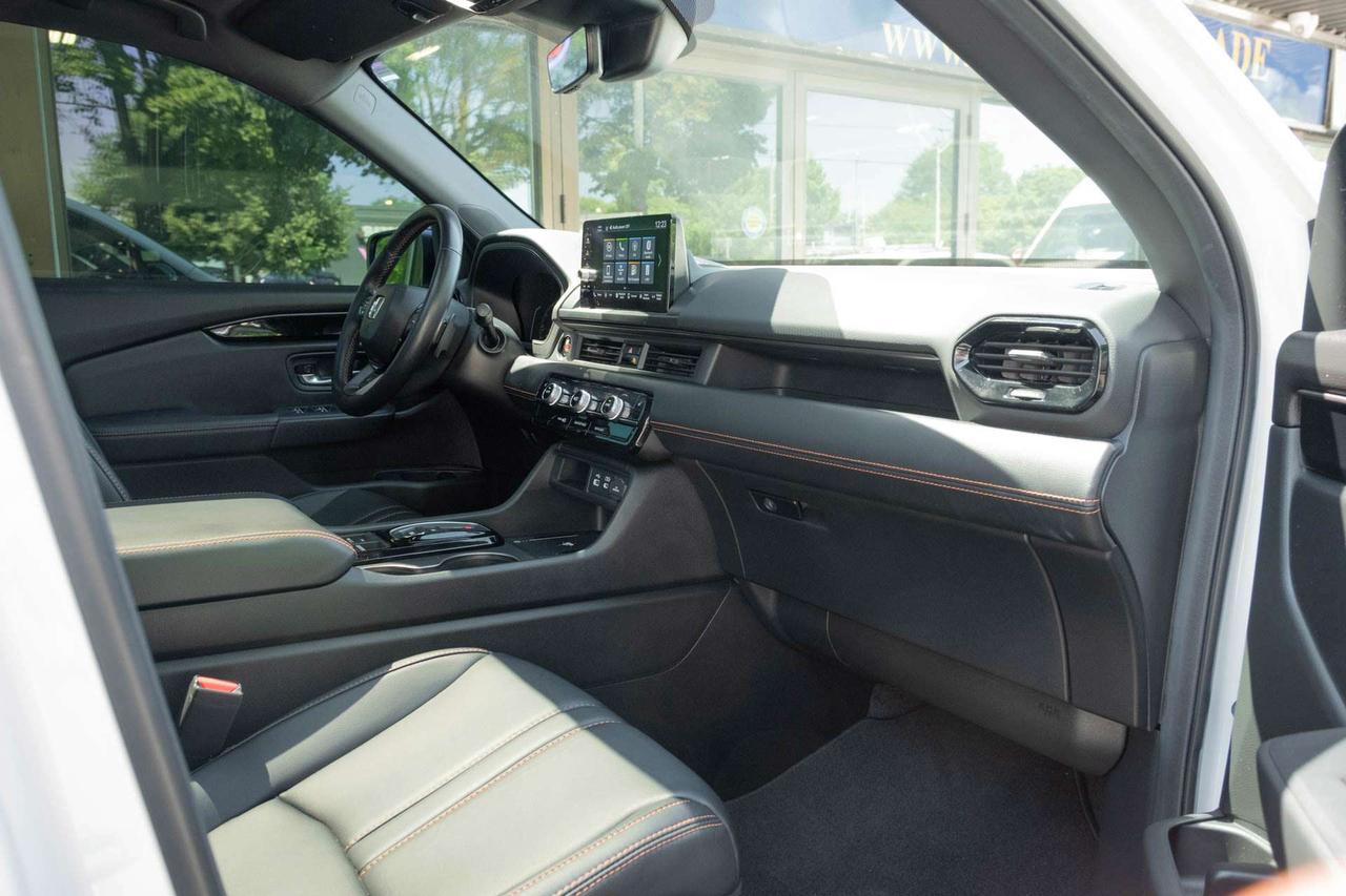 2025 Honda Pilot TrailSport AWD Photo