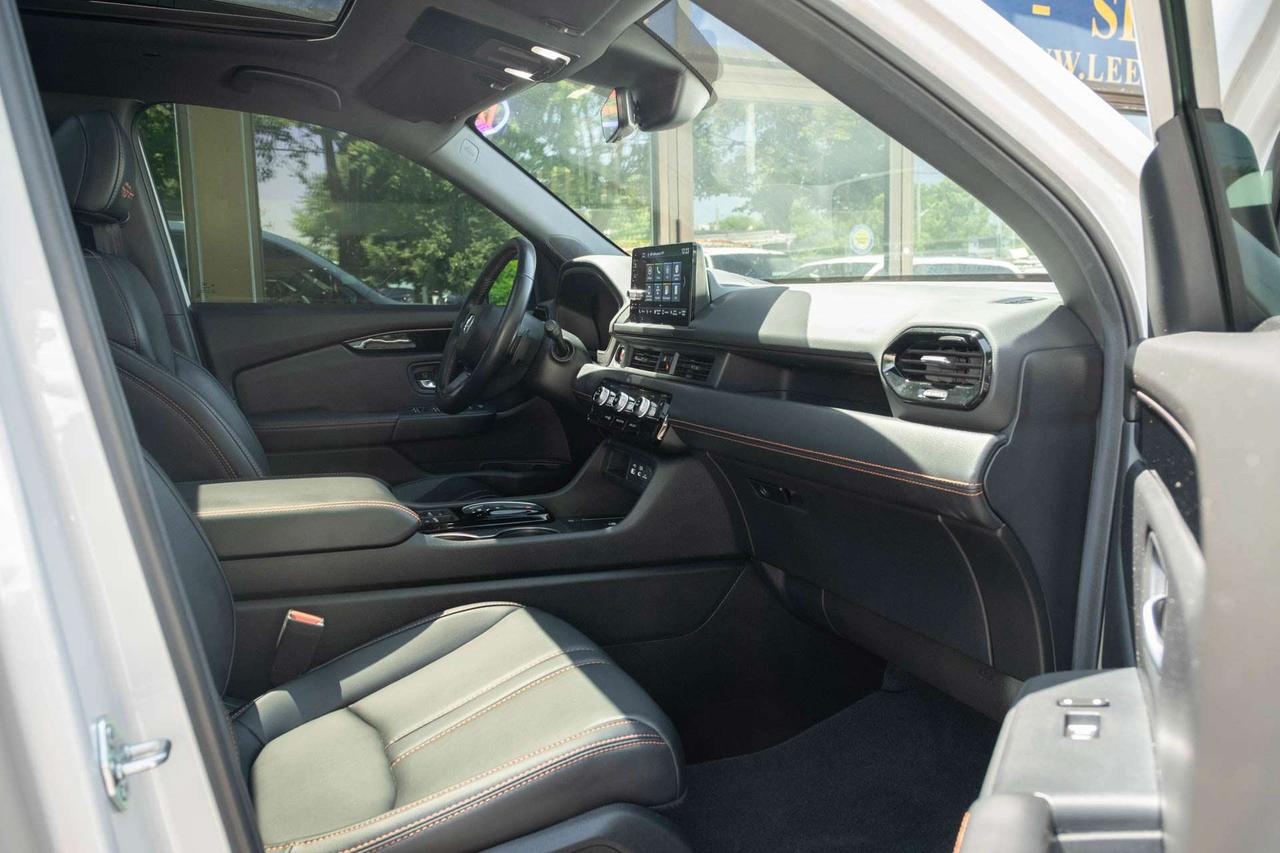 2025 Honda Pilot TrailSport AWD Photo