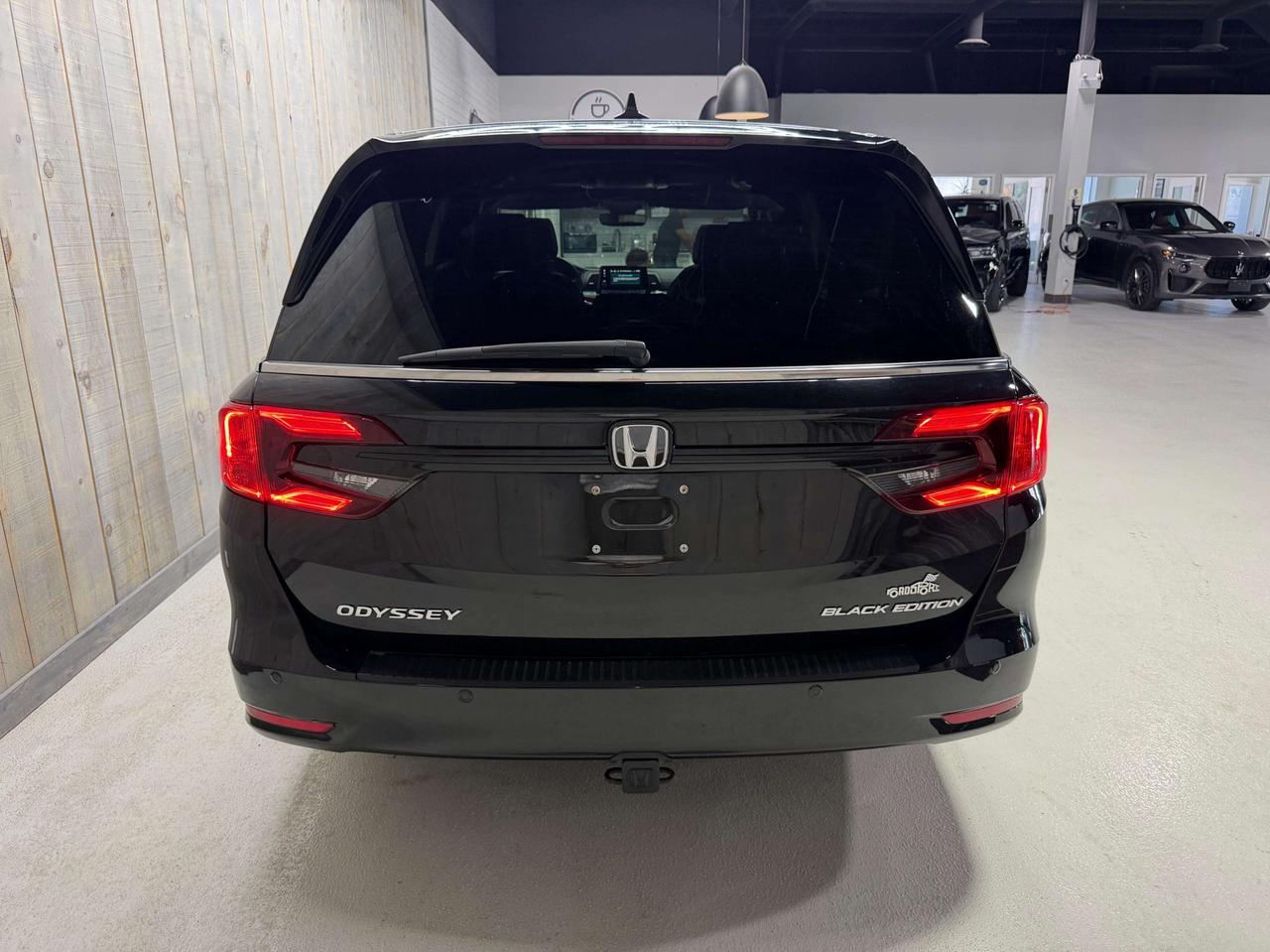 2024 Honda Odyssey BLACK EDITION NO ACCIDENTS Photo