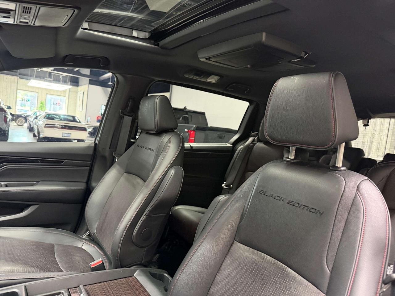 2024 Honda Odyssey BLACK EDITION NO ACCIDENTS Photo