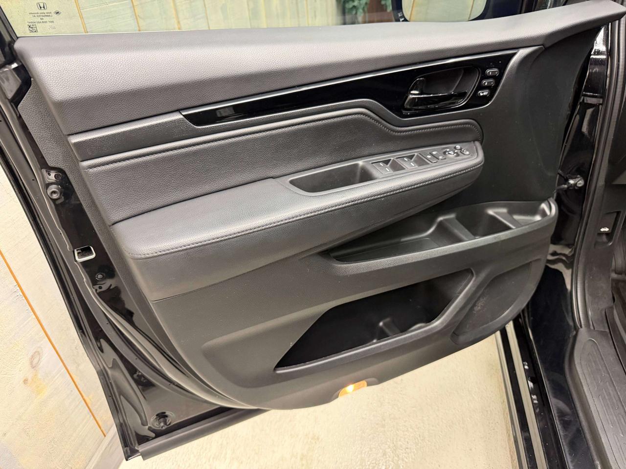 2024 Honda Odyssey BLACK EDITION NO ACCIDENTS Photo