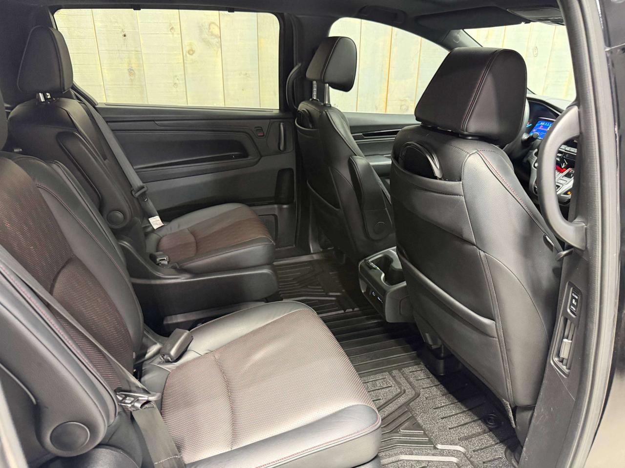 2024 Honda Odyssey BLACK EDITION NO ACCIDENTS Photo