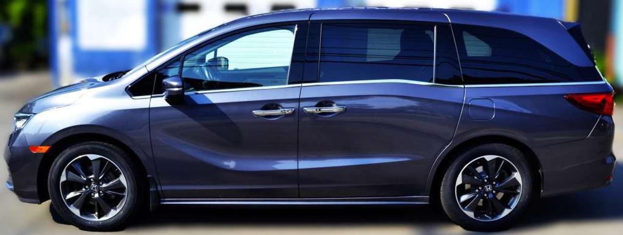 2023 Honda Odyssey Touring Passenger Van Automatic Photo
